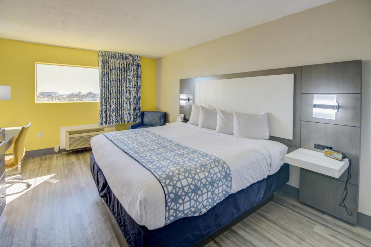 Emerald Coast Inn & Suites Форт Уолтон Бич Экстерьер фото