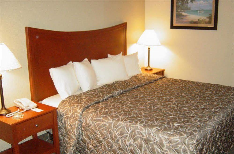 Emerald Coast Inn & Suites Форт Уолтон Бич Экстерьер фото